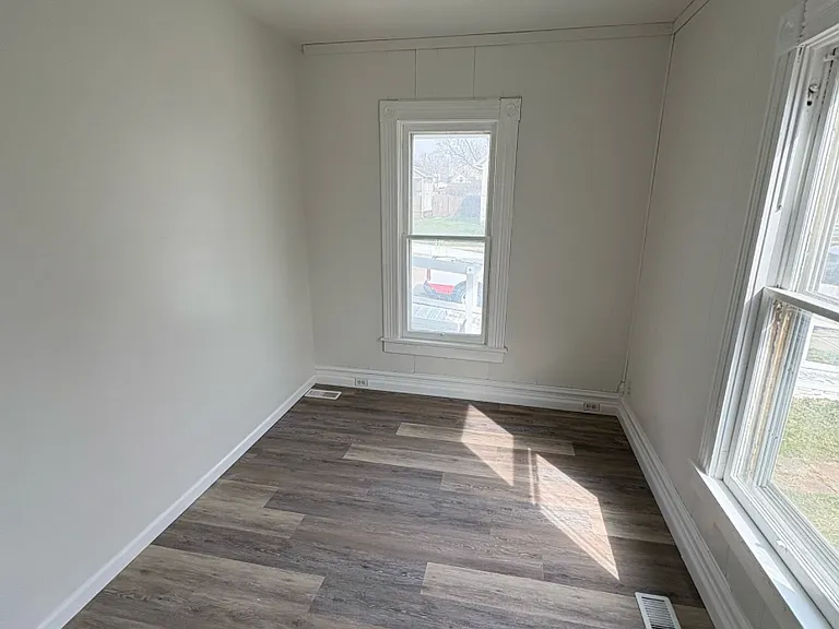 621 Miami St — Photo 16
