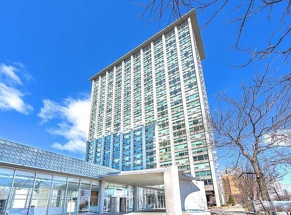 2nd image of 3600 N Lakeshore Dr #423