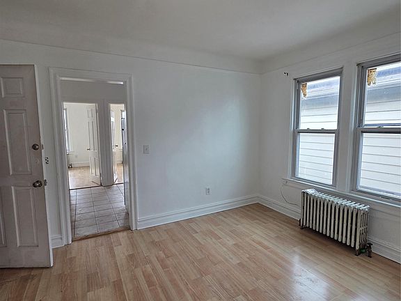 2nd image of 3561 Ropes Ave