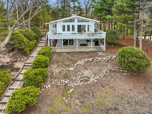 4103 Lake Shore Dr, New Buffalo, MI 49117