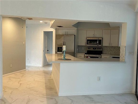 3rd image of 4600 King Palm Dr
