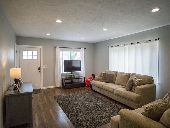 2nd image of 520 Bryant Ave