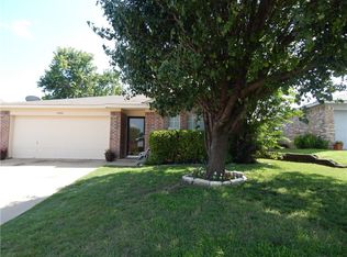 10205 Sunset View Dr, Fort Worth, TX 76108