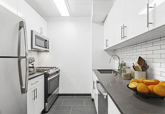 4th image of 200 E 87th St APT 16K