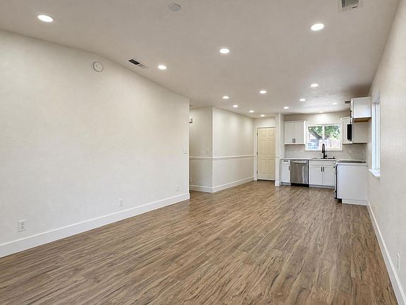 5th image of 1574 Sun River St