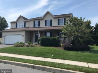 25 Primrose Ln, Sinking Spring, PA 19608