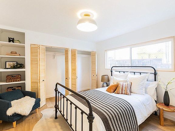 3rd image of 2135 Bellevue Ave #3