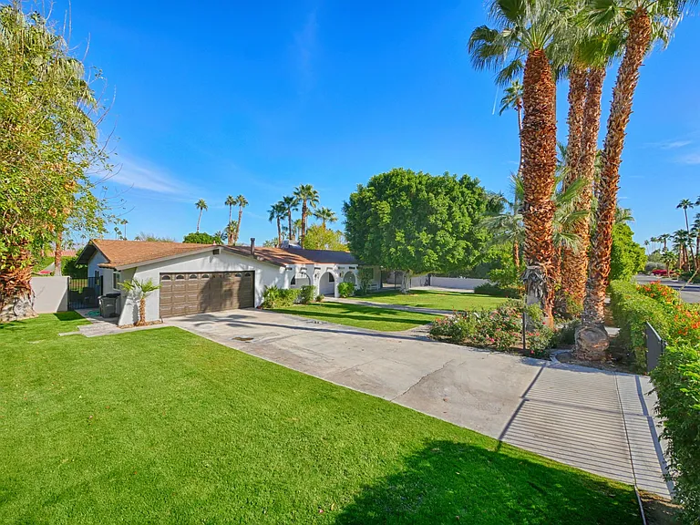 72248 Desert Dr — Photo 6