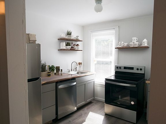 4th image of 117 Clinton Ave #2