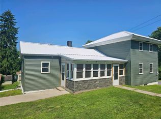 78 Galen St, Clyde, NY 14433