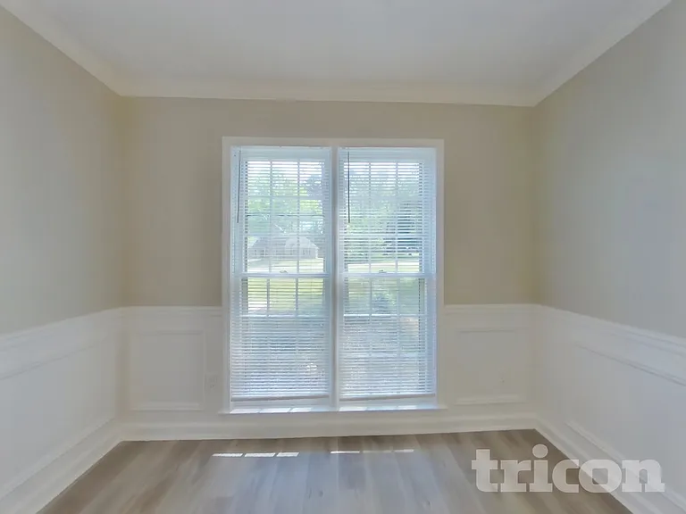2651 Laurel Woods Ln SE — Photo 5