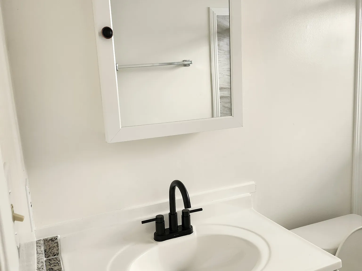 2 bed, 850 sqft, $2,300 — Photo 4