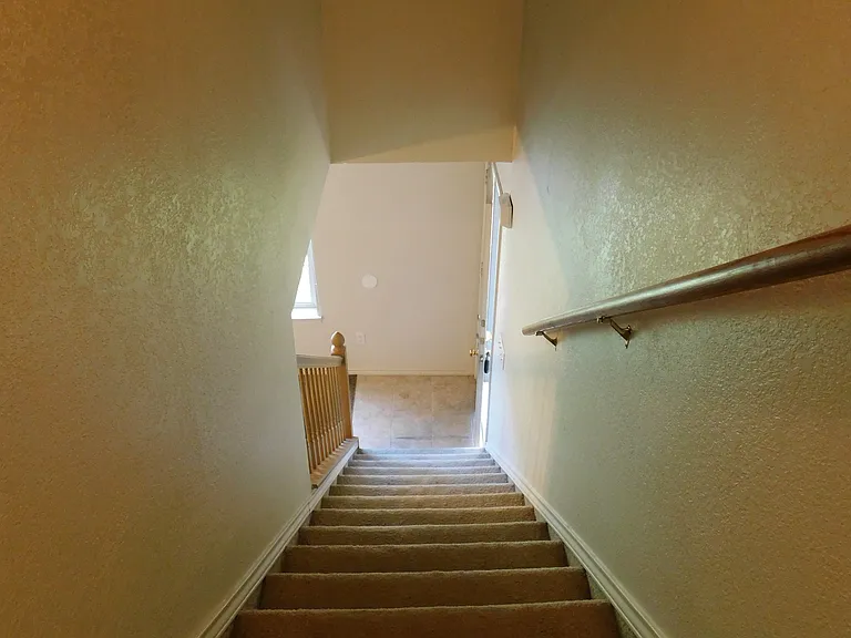 308 Creek St #D — Photo 9