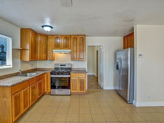 4th image of 20332 Haviland Ave