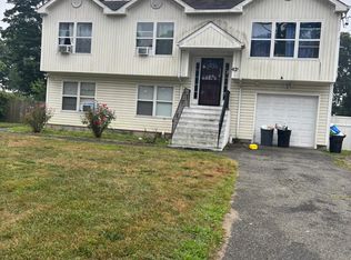 42A Glenmore Ave #2, Brentwood, NY 11717