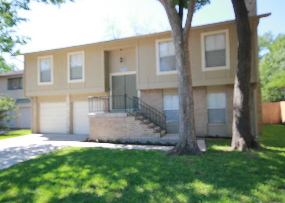 1st image of 18119 Autumn Trails Ln