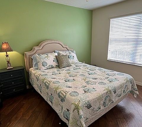 Bed 2 Queen