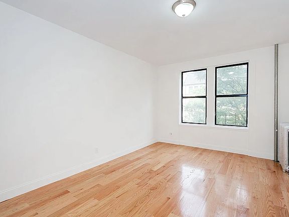 4th image of 48 Saint Nicholas Pl APT 31