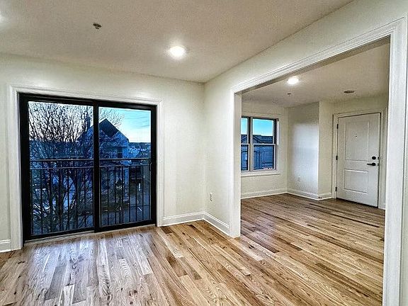 5th image of 218-220 Kearny Ave #3