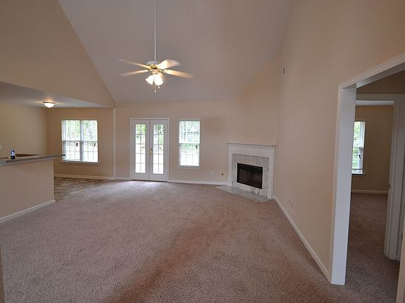 3rd image of 22 Cobblestone Dr