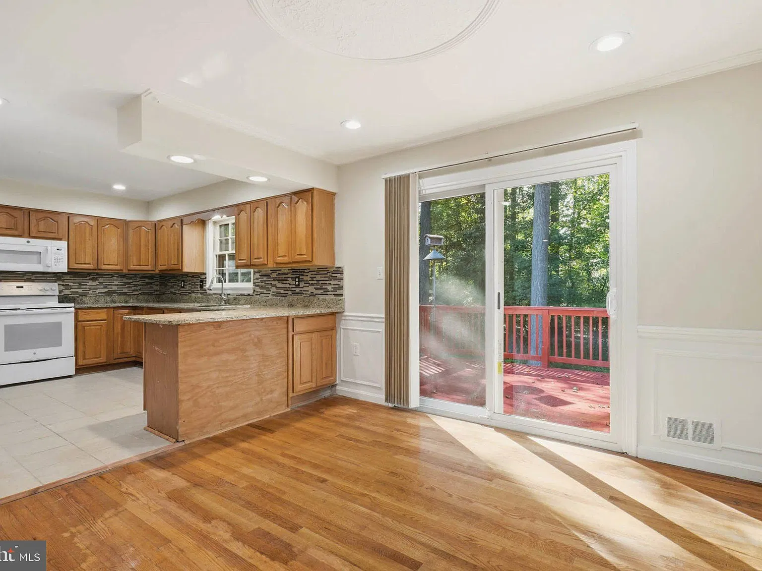 5 bed, 3.5 bath, 2872 sqft, $4,500 — Photo 4