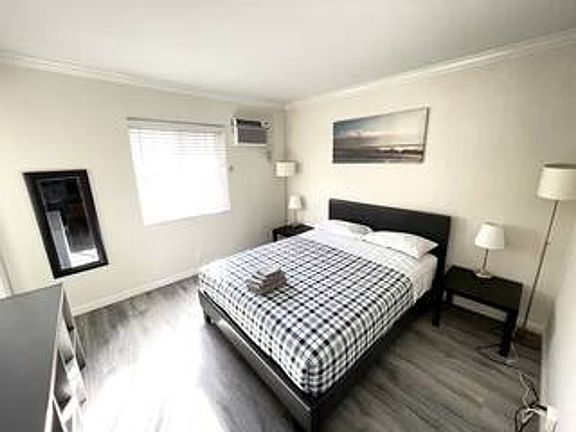 4th image of 3771 Jasmine Ave APT 5