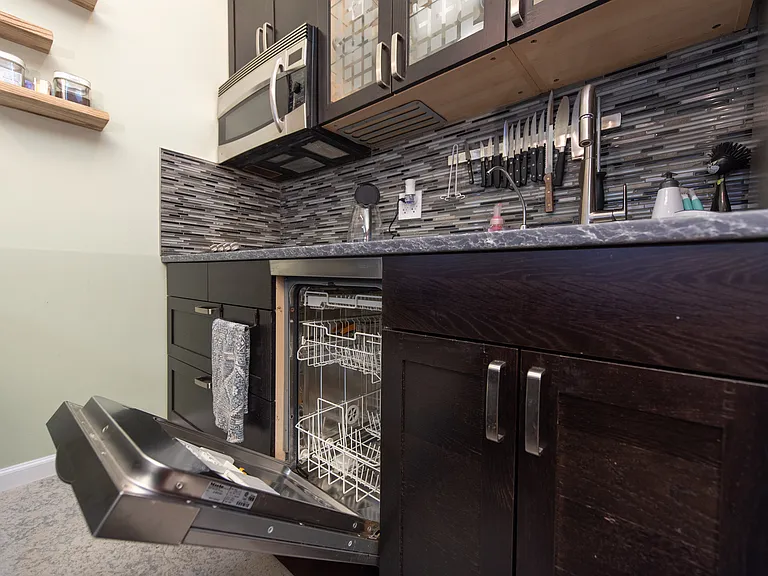 4731 Beach 47 St #2 — Photo 47