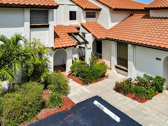2nd image of 5887 Fox Hollow Drive #E