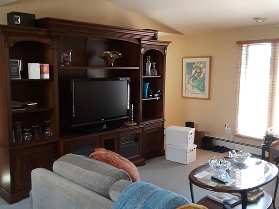 3rd image of 301 Merrick Ave Fl 2nd