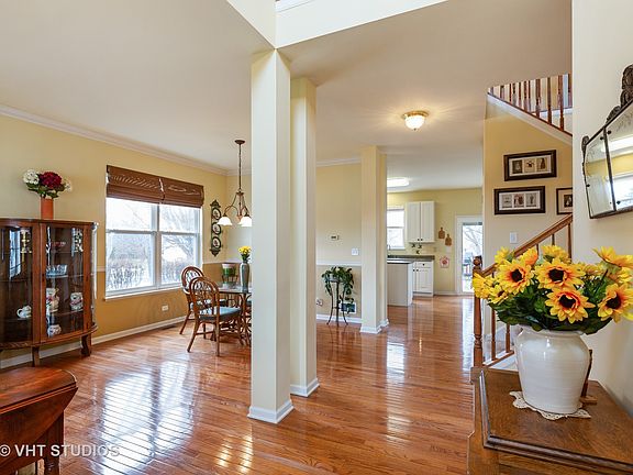 3rd image of 22 Briarwood Dr