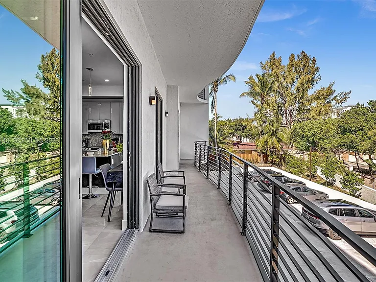 2100 Miami Rd #204 — Photo 10