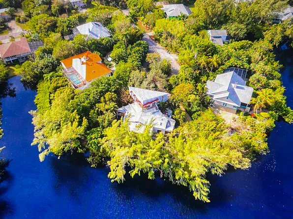 9454 Cotten Ct, Sanibel, FL 33957