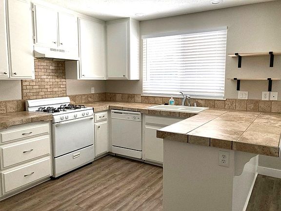 5th image of 14172 Montecito Pl