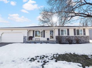1129 Nelson Ln, Fremont, NE 68025