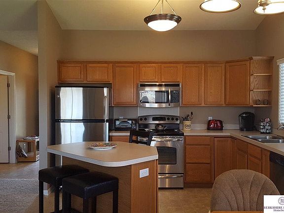 4th image of 7324 Frederick Cir
