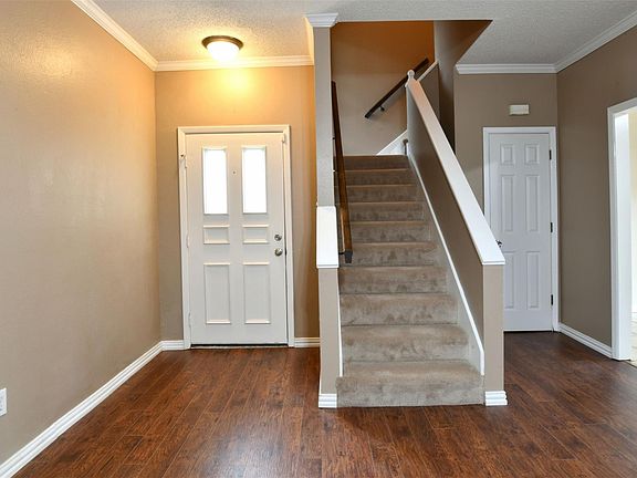 2nd image of 8943 Camfield Way St
