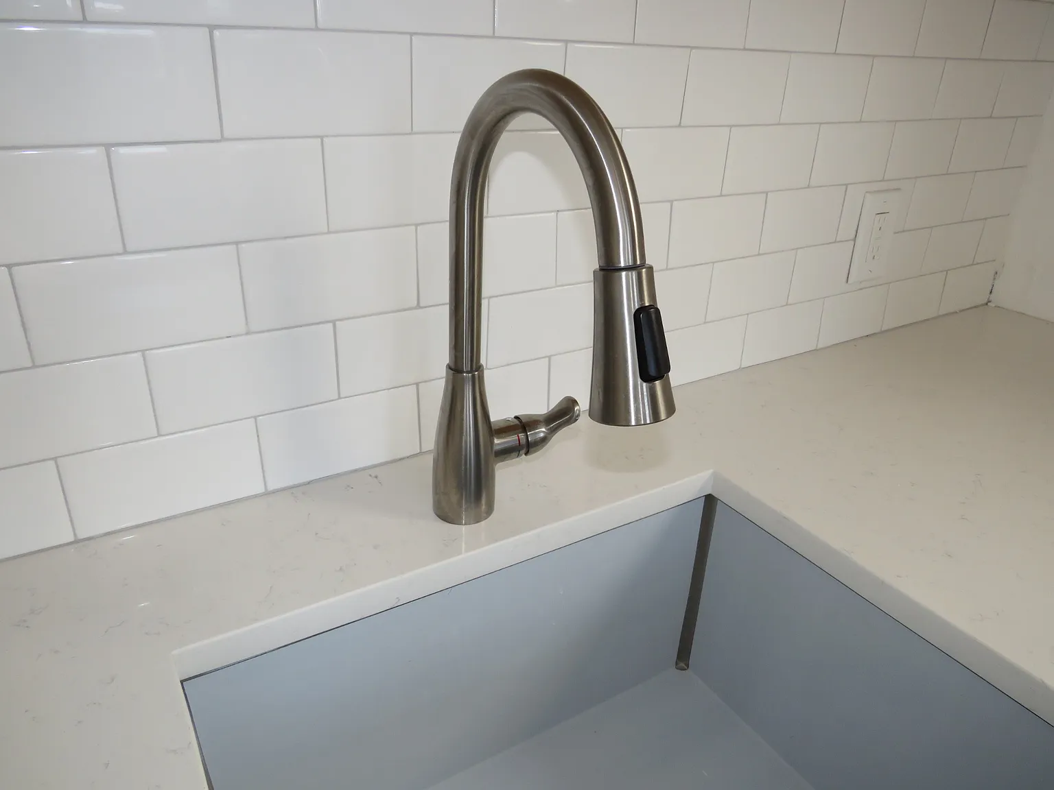 1 bed, 800 sqft, $1,250 — Photo 3