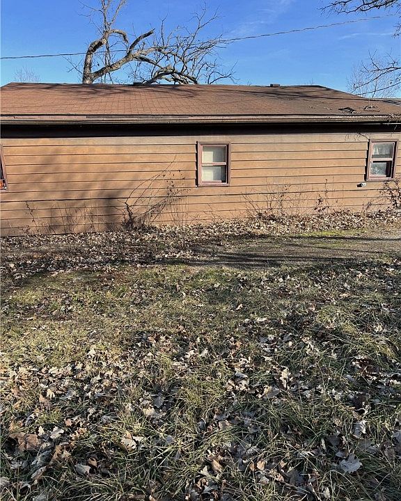 1st image of 992 & 994 Underwood Dr