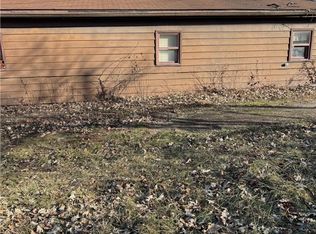 992 & 994 Underwood Dr, Knoxville, IA 50138