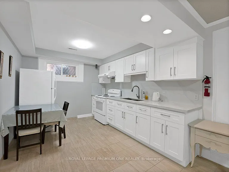 27 Elmartin Dr #BASEMENT — Photo 7