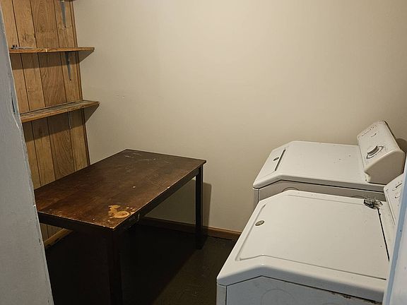 2nd image of 211 S 6th St APT A