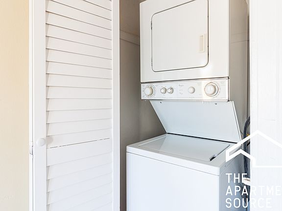 3rd image of 1329 W Touhy Ave APT 2N