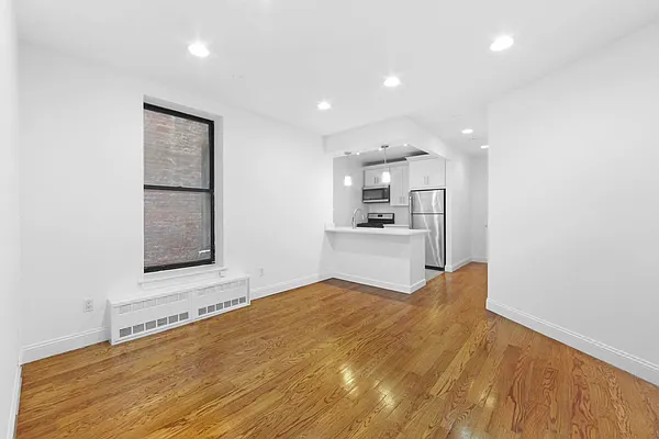 Rented by EastMount Realty LLC | media 4