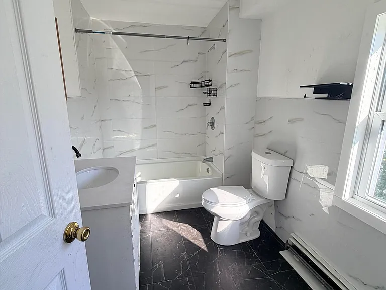 1014 Capouse Ave #2 — Photo 3