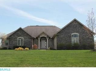 3220 Woodstone Dr, Lewis Center, OH 43035