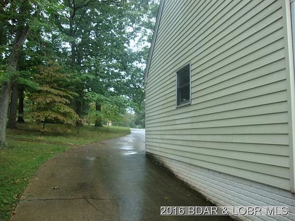 3rd image of 802 Shawnee Four Dr