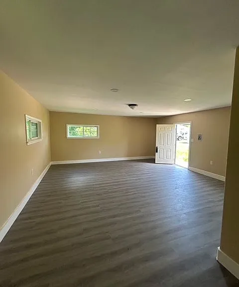 2519 Maple St — Photo 3