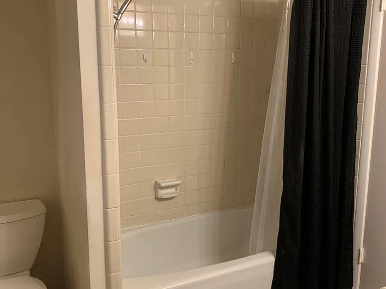 1221 Wedgewood Dr — Photo 3