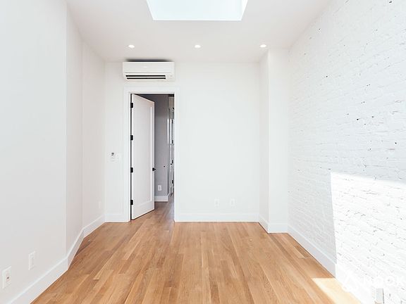 2nd image of 307 Troutman St APT 4R