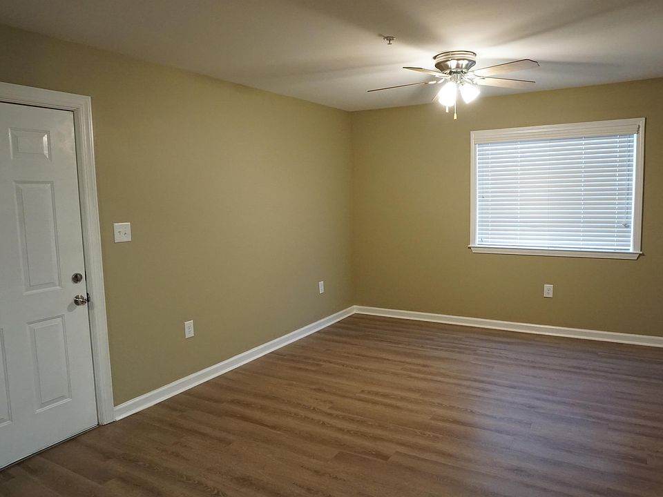 1st image of 411 Baldwin Rd #102